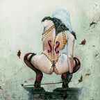 Opera in acquerello della serie/trittico "The Cello Andante". "Lamento": qui rappresentata una misteriosa donna di spalle accovacciata su un altare, postura e corpo sinuoso che ricorda un violncello, con in mano l'archetto di un violoncello. Sulla schiena incise sanguinanti "effe" su pelle. Capelli lunghi bianchi al vento, collana in pizzo nero e perle dorate decorano il suo corpo nudo. Foglie danzano attorno a lei, sfondo un cielo verdastro - Stefania Russo, aka Illusorya - Dark Gothic Fantasy Art