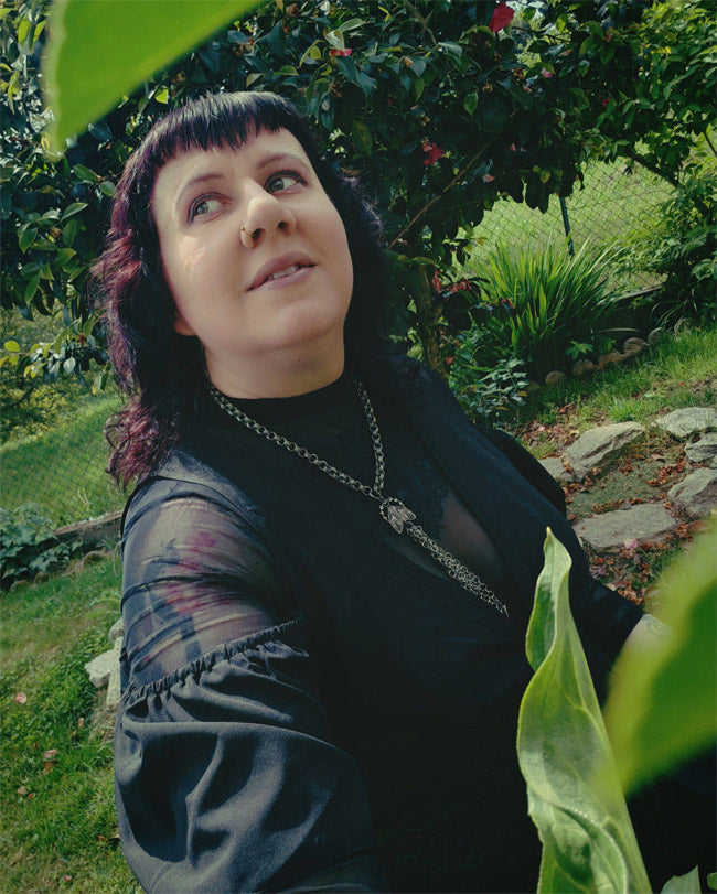 Foto con ritratto dell'artista.
 - Stefania Russo, aka Illusorya - Dark Gothic Fantasy Art